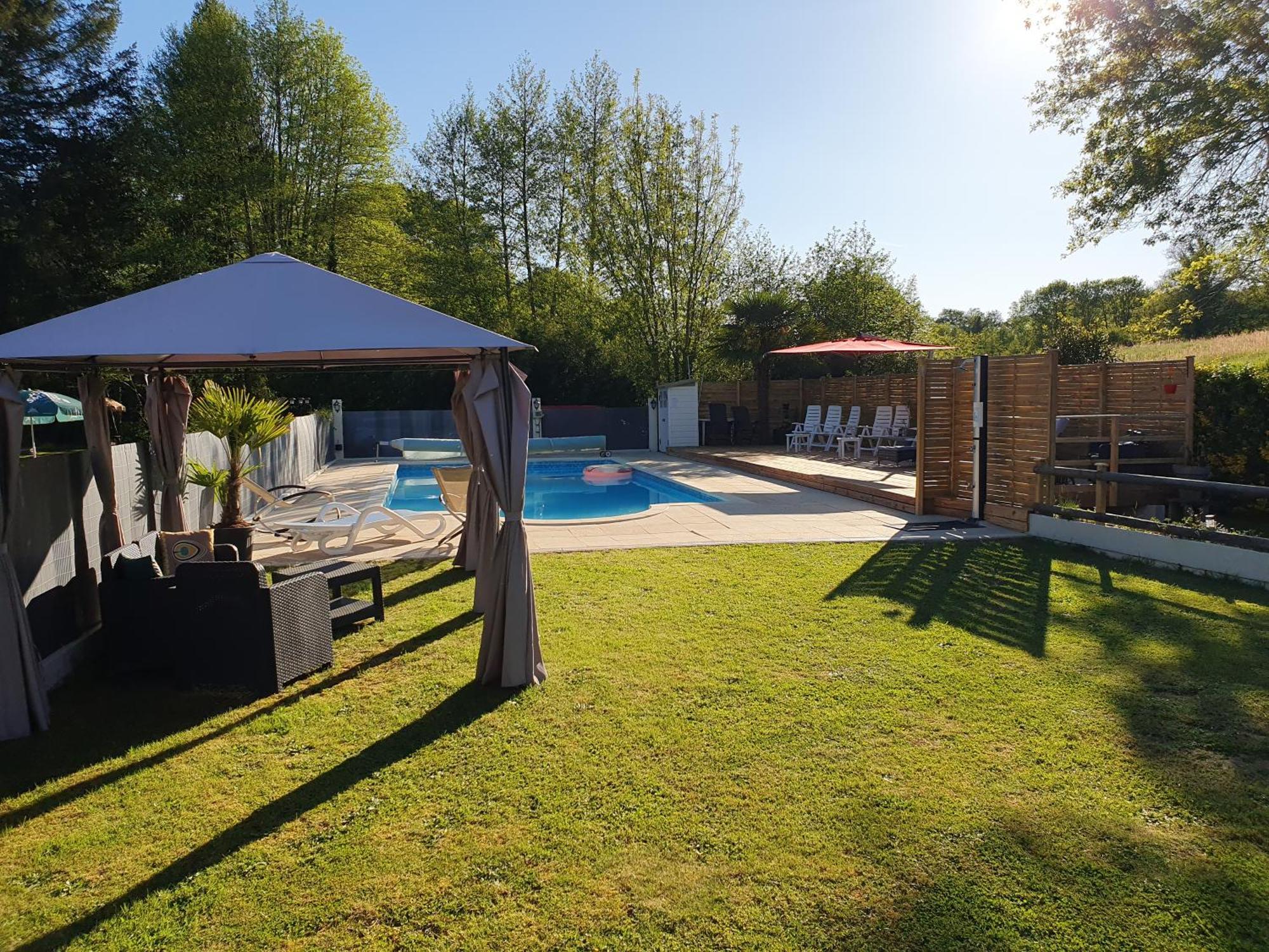 Luxury Safari Tents At Moulin Du Pommier Glamping & Camping Saulgond Εξωτερικό φωτογραφία